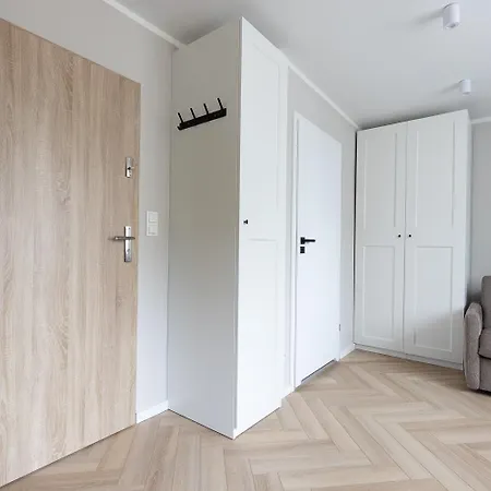 Praga Duo Koneser By Vaya * ワルシャワ